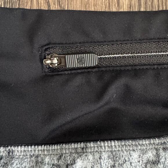 Lululemon Speed Up Short Awaken 2.5" - Size 6 - Picture 10 of 12
